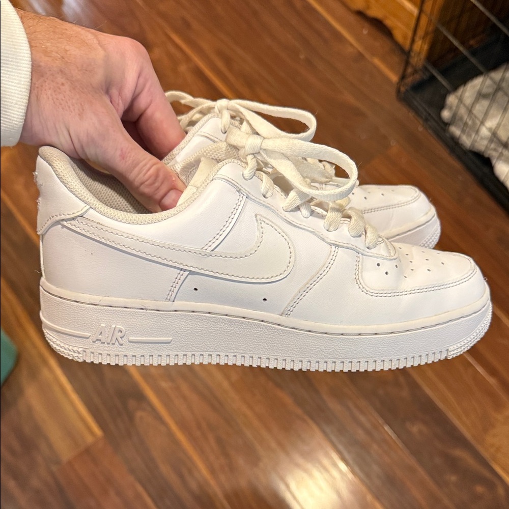 Nike women’s size 8 Air Force once. Worn for dance Inside only